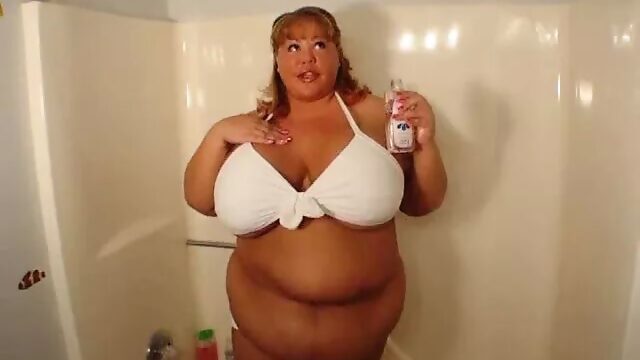 BBW gets oiled up