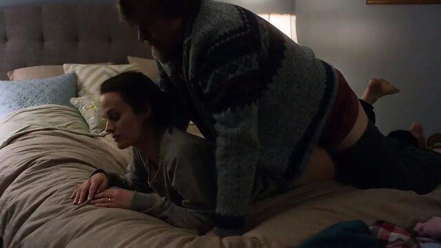 Elizabeth Reaser - Easy S01E01 Sex Scenes