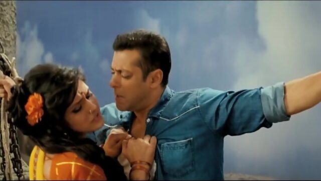 Character Dheela (Full Song) Ready I Salman Khan I Zarine Khan (convert-video-online.com)