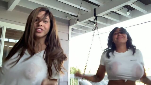 Bouncing tits Danielley Ayala сиськи latin